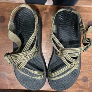 Chacos men’s size 12 black and green sandals